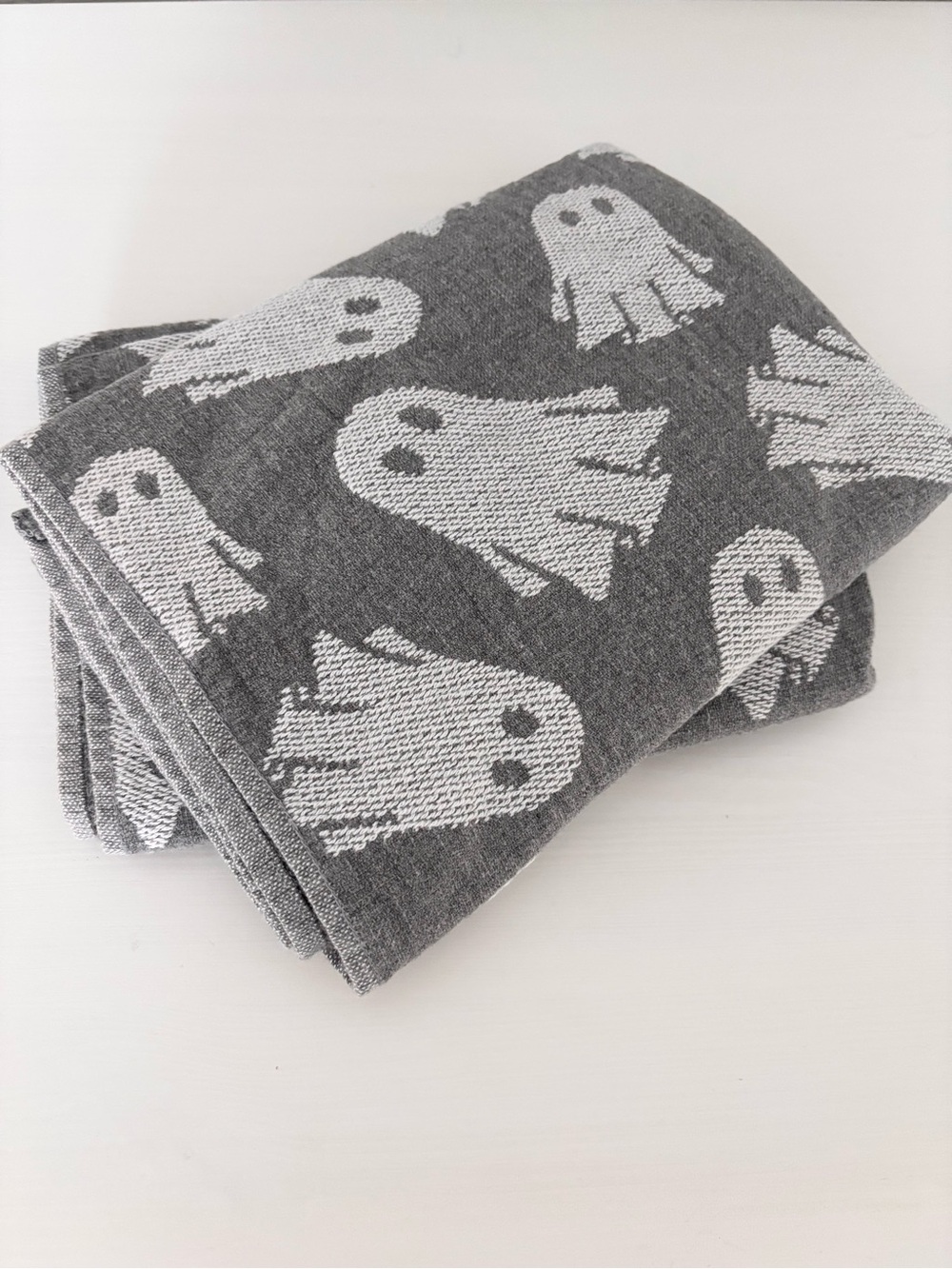 CUPCAKES & CASHMERE Ghost Hand Towels (2)